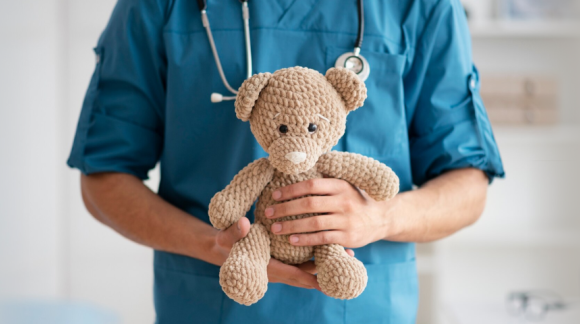 What does a paediatrician do and how to become one?